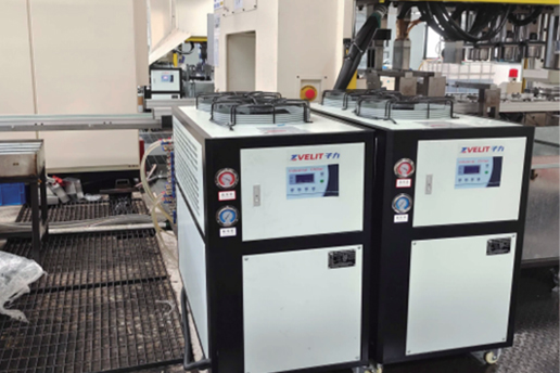 生產(chǎn)需要工業(yè)冷水機(jī)時選風(fēng)冷式還是水冷式的好?